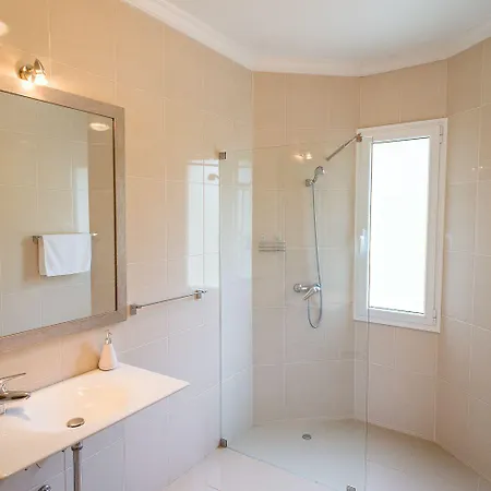 Luxury With Private Heated Pool, Garden And Views Of The Sea And Mountains Arco da Calheta (Madeira)