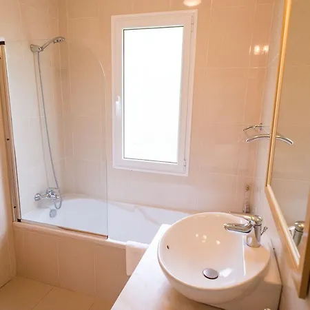 Villa Luxury With Private Heated Pool, Garden And Views Of The Sea And Mountains Arco da Calheta (Madeira)