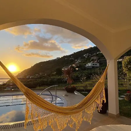 Luxury With Private Heated Pool, Garden And Views Of The Sea And Mountains * Arco da Calheta (Madeira)