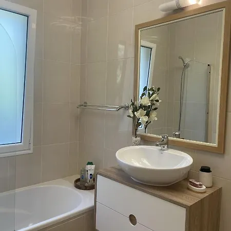 Villa Luxury With Private Heated Pool, Garden And Views Of The Sea And Mountains *