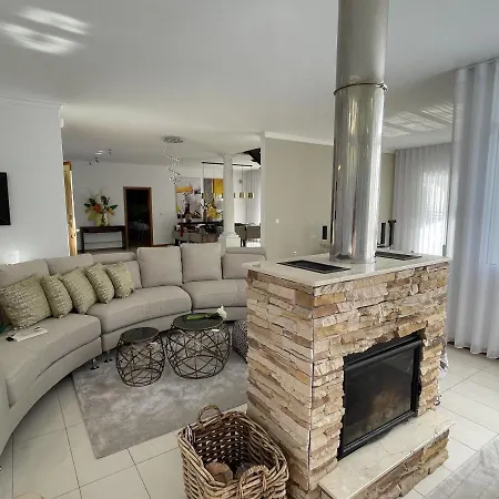 Luxury With Private Heated Pool, Garden And Views Of The Sea And Mountains Villa