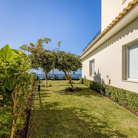 Luxury With Private Heated Pool, Garden And Views Of The Sea And Mountains Villa