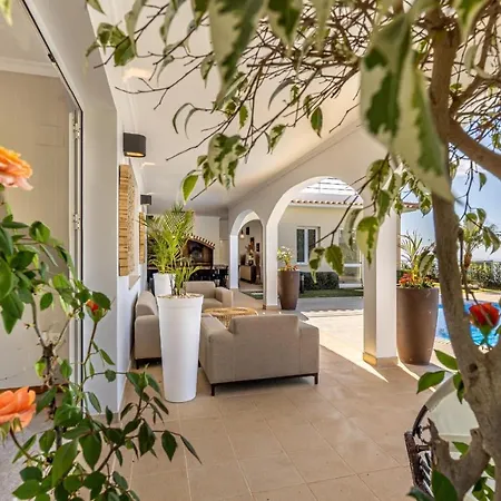 Luxury With Private Heated Pool, Garden And Views Of The Sea And Mountains Villa Arco da Calheta (Madeira)