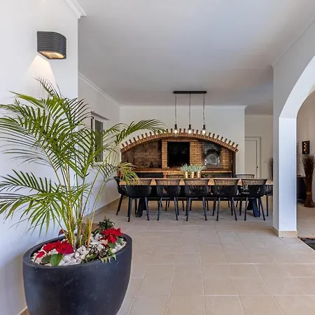 Luxury With Private Heated Pool, Garden And Views Of The Sea And Mountains *