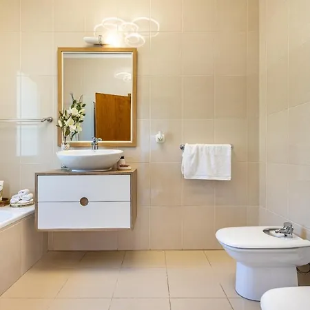 Luxury With Private Heated Pool, Garden And Views Of The Sea And Mountains Villa Arco da Calheta (Madeira)