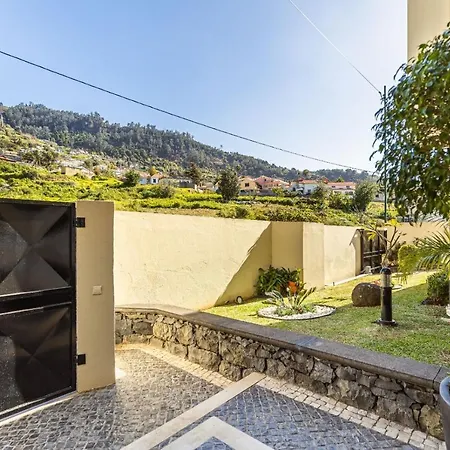 Luxury With Private Heated Pool, Garden And Views Of The Sea And Mountains Arco da Calheta (Madeira)