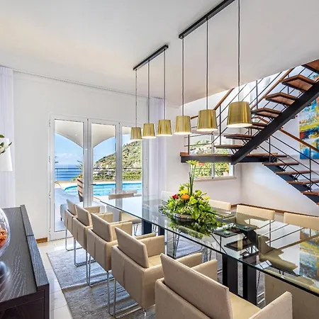 Luxury With Private Heated Pool, Garden And Views Of The Sea And Mountains Arco da Calheta (Madeira)