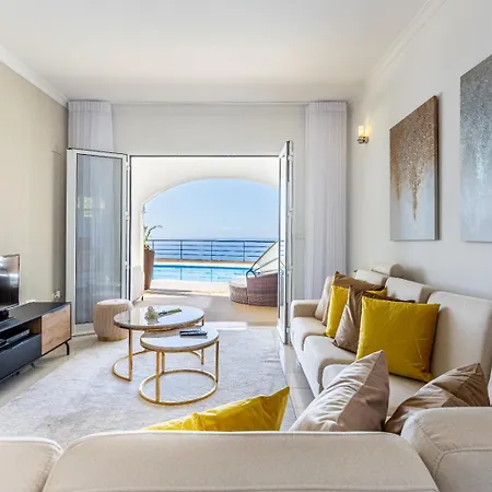 Villa Luxury With Private Heated Pool, Garden And Views Of The Sea And Mountains.