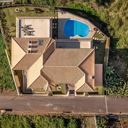 Luxury With Private Heated Pool, Garden And Views Of The Sea And Mountains. Villa